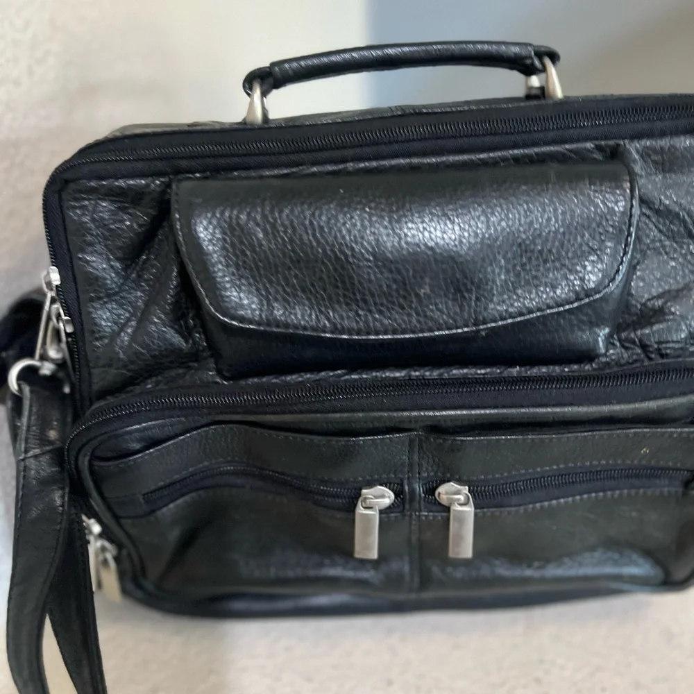 Wilsons Leather compact black